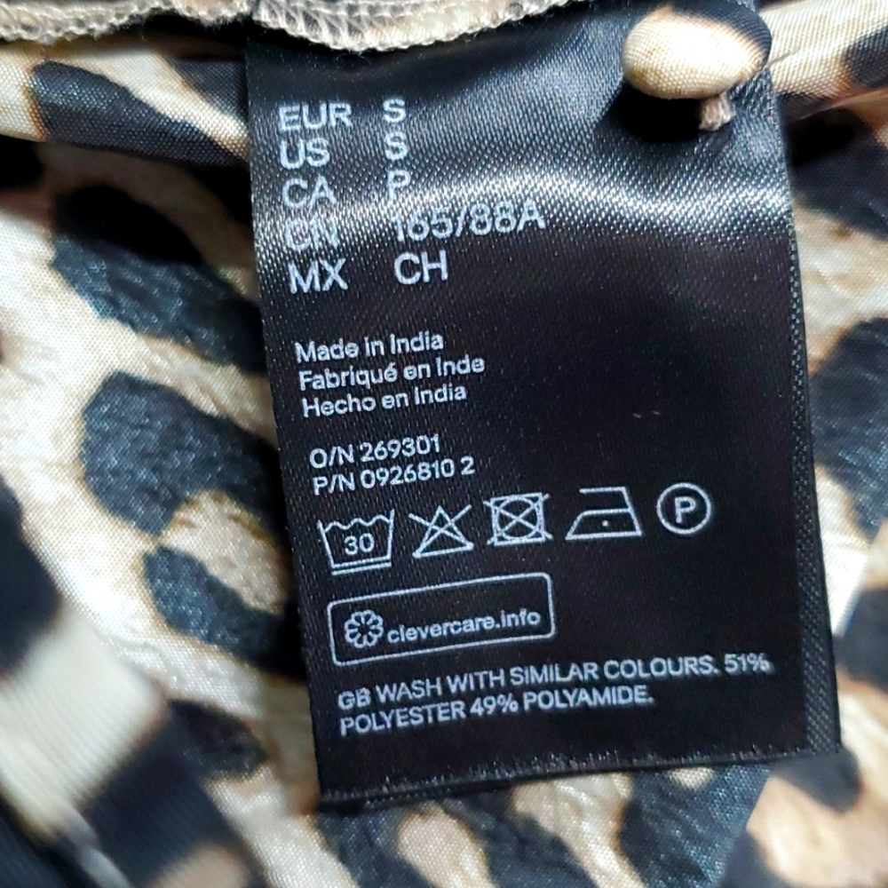 Leopard puff sleeve top - Picture 9 of 9